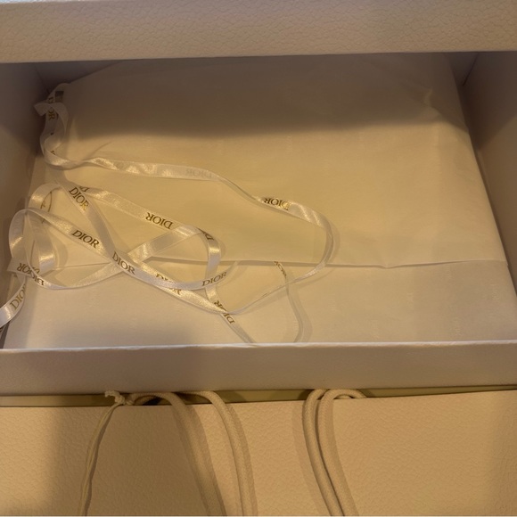 DIOR White Gift Box Set - includes box and shopping bag with ribbons - Picture 3 of 8